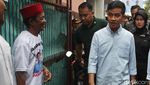 Potret Gibran Kampanye Blusukan di Cempaka Putih Jakarta