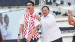 Potret Prabowo Hadiri Ultah PSI di Stadion Jatidiri Semarang