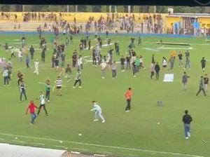 Suporter Bikin Onar saat Bertemu PSPS, PSMS Dihukum 3 Laga Tanpa Penonton
