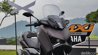 Secara desain, Yamaha XMAX Tech Max sebenarnya masih sama seperti versi regular. Hanya saja, ada penambahan detail yang membuatnya terlihat lebih premium dan eksklusif. Foto: Septian Farhan Nurhuda / detikOto