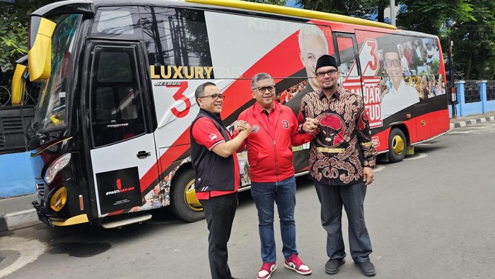 Sekjen PDIP Hasto Kristiyanto pada hari ini melakukan safari politik ke berbagai daerah di Banten.