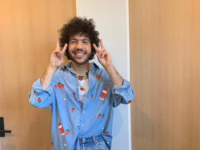5 Potret Benny Blanco, Pria Kocak yang Jadi Pacar Baru Selena Gomez