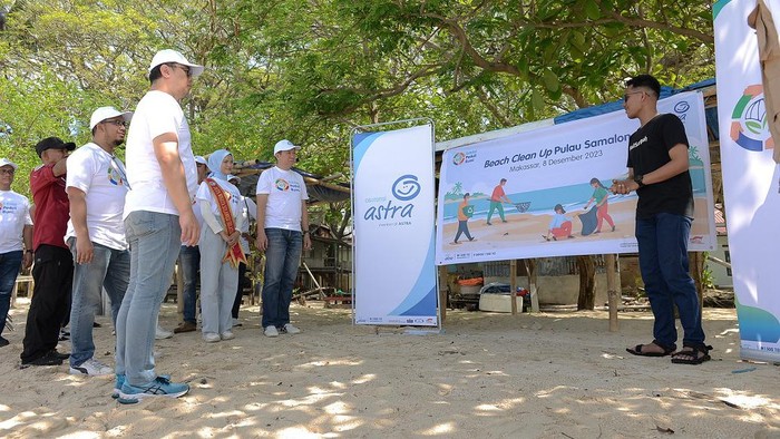 Aksi Tanam 5.000 Bibit Terumbu Karang di Pulau Samalona Makassar Estafet Peduli Bumi Asuransi Astra kembali ke Makassar. Kali ini melakukan transplantasi 5.000 terumbu karang di Pulau Samalona.