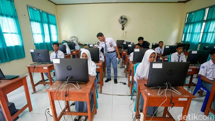 Anak SMA di Halut Bisa Melek Informasi Meski Tak Punya HP, Oh Ternyata…