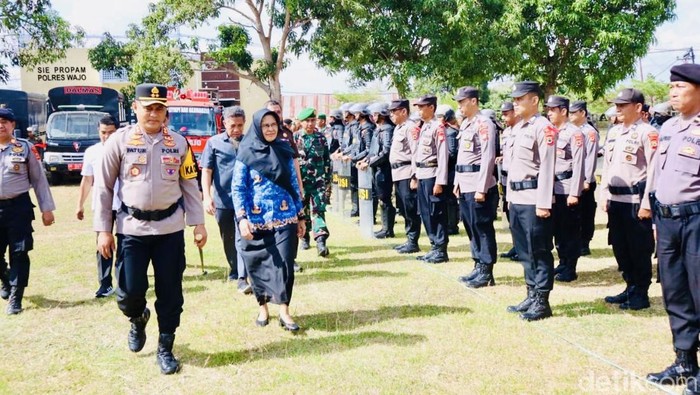 Apel gelar pasukan Polres Wajo yang digelar untuk mengecek kesiapan personel menjelang Pemilu dan Pilkada 2024.