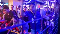 Raffi Ahmad rupanya menjadi mitra Cow Play Cow Moo Indonesia. Dia bersama Rudi Salim menjadi pemegang saham dan mitra strategis Cow Play Cow Moo di Indonesia. Raffi Ahmad mengatakan arcade game dari Singapura ini target pasarnya adalah keluarga.