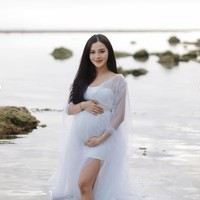 Konsep pemotretan Bella Bonita sendiri terlihat begitu simpel namun tetap berhasil bikin terpana. Tak sedikit yang memuji penampilan Bella dalam foto tersebut. “Mashaa ALLAH ayuneeee,” komentar salah seorang netizen. “bumil yg sangat cantik .. sehat kak” tambah netizen lain. Foto: Instagram/@bellabonita_r.a