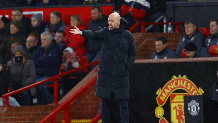 Soccer Football - Premier League - Manchester United v AFC Bournemouth - Old Trafford, Manchester, Britain - December 9, 2023 Manchester United manager Erik ten Hag reacts REUTERS/Molly Darlington NO USE WITH UNAUTHORIZED AUDIO, VIDEO, DATA, FIXTURE LISTS, CLUB/LEAGUE LOGOS OR LIVE SERVICES. ONLINE IN-MATCH USE LIMITED TO 45 IMAGES, NO VIDEO EMULATION. NO USE IN BETTING, GAMES OR SINGLE CLUB/LEAGUE/PLAYER PUBLICATIONS.