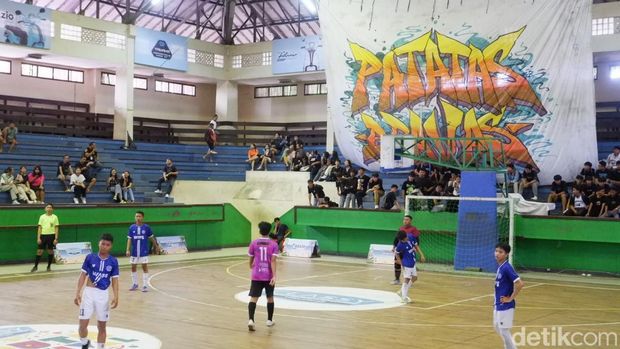 Laga futsal ajang Classy Yamaha Youth Festival di GOR Ngurah Rai, Minggu (10/12/2023).