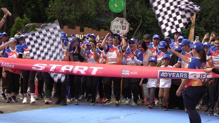 JEC Eye Hospitals and Clinics, menyelenggarakan “Fun Run 4.0K”. Kegiatan ini sebagai pembuka rangkaian perayaan hari jadinya yang ke-40.