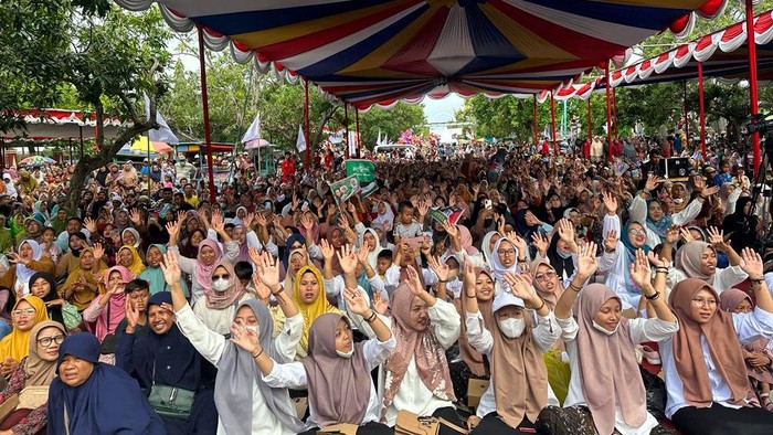 Ribuan jamaah Jaringan Santri Indonesia (JSI) Provinsi Jawa Tengah melakukan Do'a Syukur & Dzikir Akhir Tahun 2023 untuk Indonesia Maju.