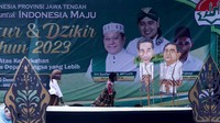 Pada acara tersebut juga ditampilkan wayang bergambar Presiden Jokowi yang didampingi oleh Capres Prabowo Subianto.