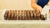 Hasil karya fudge ini pun telah digemari dari generasi ke generasi. Semua resep, teknik, dan proses pembuatan berasal dari William. Foto: onlyinyourstate.com