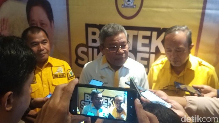 Ketua DPD I Golkar Sulsel Taufan Pawe pada acara Bimtek Sistem Informasi Kampanye dan Dana Kampanye di Makassar.