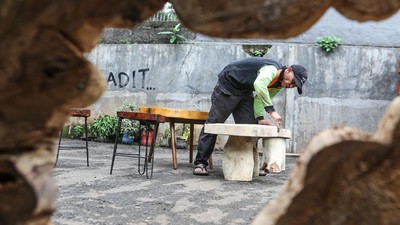 Kreatif! Limbah Kayu Disulap Jadi Furnitur Bernilai Ekonomi