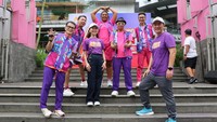 Selain itu, para nasabah Tabungan Mega Dana dan Mega Maxi yang berkunjung juga berkesempatan untuk meraih berbagai hadiah lewat undian. Bahkan, nasabah yang baru membuka rekening tabungan juga memiliki kesempatan yang sama untuk memenangkan undian berhadiah ini. 