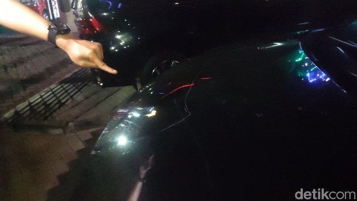 Sejumlah mobil dinas KPU Kota Semarang mengalami dibaret orang tak dikenal.