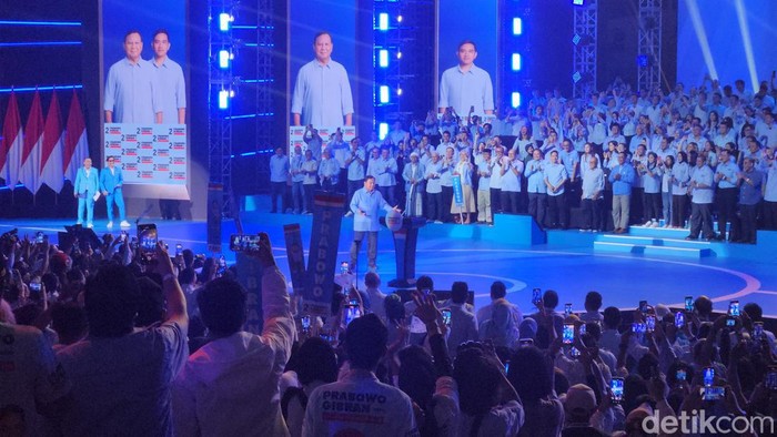 Momen Prabowo joget tutup konsolidasi di Sentul