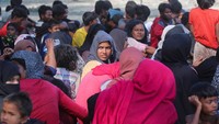 Pengungsi yang tiba malam tadi merupakan gelombang kedelapan yang mendarat di Aceh dalam dua bulan terakhir. Gelombang pertama mendarat di Pidie pada 14 November lalu. 