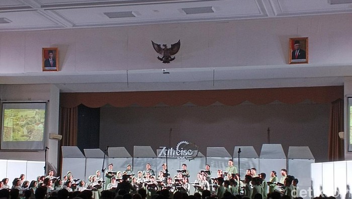 Penampilan PSM Unpad saat konser tahunannya yang ke-24