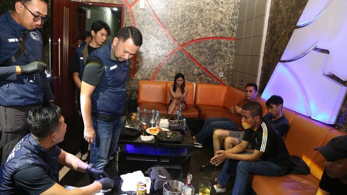 Polisi merazia tempat karaoke di Bandung (dok istimewa)