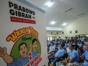 Potret Relawan Warteg Deklarasi Dukung Prabowo-Gibran