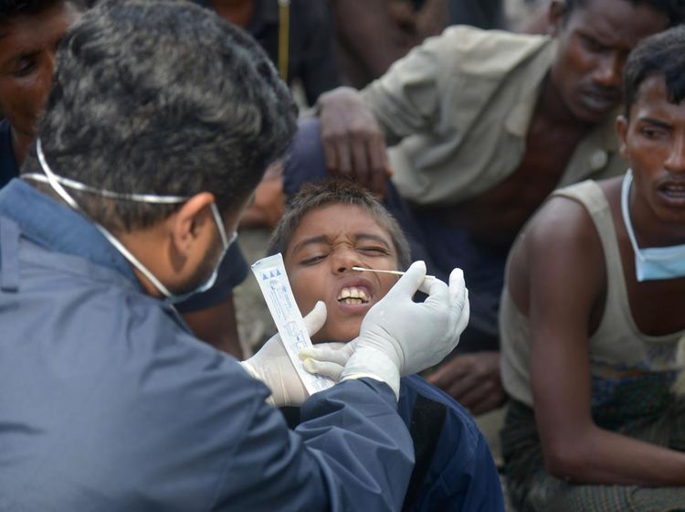 Ratusan Pengungsi Rohingya yang Baru Tiba di Aceh Jalani Tes Usap COVID-19