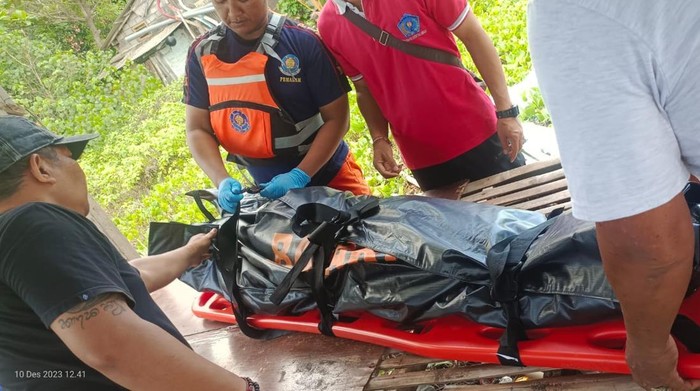 Remaja korban tenggelam di Pantai Biaung, Kesiman, Denpasar Timur, Denpasar, Minggu (10/12/203). (Dok. SARDA Arjuna Rescue 115 Bali)