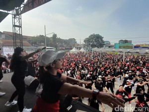 Kala Ribuan Warga Sumedang Senam Sehat Bareng Relawan Ganjar-Mahfud