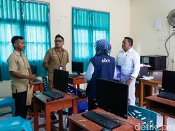 Siswa Sekolah di Wilayah Terluar Terbantu Internet untuk Melek Informasi