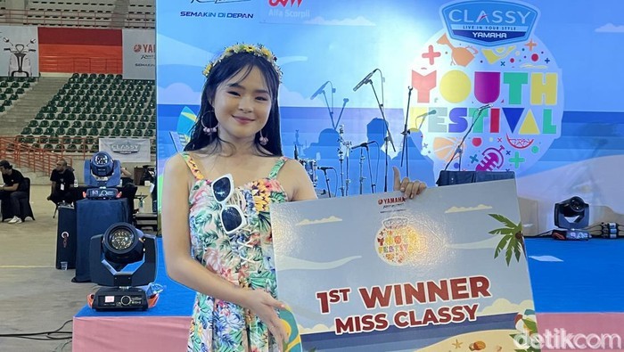 Tampil Pede, Siswi SMA Medan Menangkan Miss Classy Yamaha Youth Festival