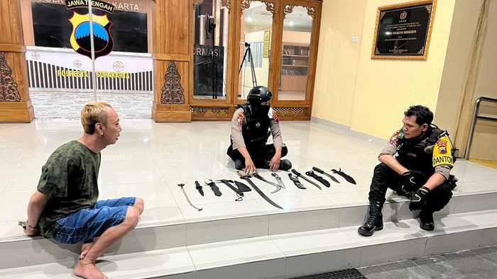 Tim Sparta Polresta Solo mengamankan warga Jebres yang melakukan pengancaman dengan sajam.