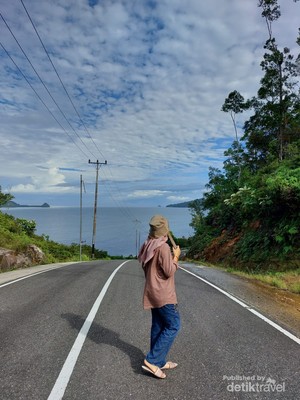 Menemukan Secuil Surga di Pantai Mata Kucing