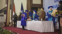 Rektor menekankan pentingnya menjaga nama baik Universitas LIA dan berharap lulusan akan menjadi agen perubahan dan pemimpin masa depan yang berintegritas. Hingga saat ini, Universitas LIA, yang merupakan perubahan bentuk dari STBA LIA yang berdiri sejak 1999, telah berhasil menyelenggarakan wisuda untuk 2.916 lulusan.   