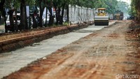 Jalan dua arah tersebut kini ditutup sementara.