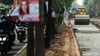 Alat berat terus mengerjakan proyek dengan durasi 238 hari tersebut.