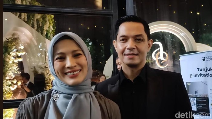 Alyssa Soebandono dan Dude Harlino saat ditemui di kawasan Jakarta.
