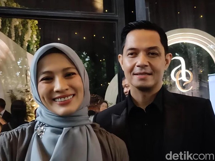 Alyssa Soebandono dan Dude Harlino saat ditemui di kawasan Jakarta.