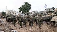 Sepanjang serangan Israel ke Palestina sejak 7 Oktober lalu, lebih dari 17.500 warga Palestina telah tewas dan puluhan ribu orang lainnya terluka. REUTERS/Yossi Zeliger