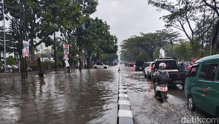 Banjir di kawasan Gedebage, Kota Bandung.