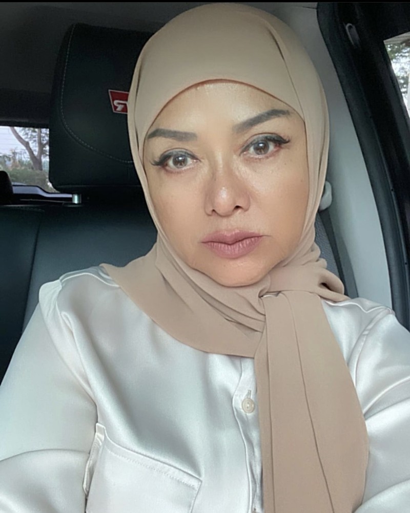 Betharia Sonata, Ibunda Leon Dozan yang Suka Kulineran di Luar Negeri Betharia Sonata, Ibunda Leon Dozan yang Suka Kulineran di Luar Negeri