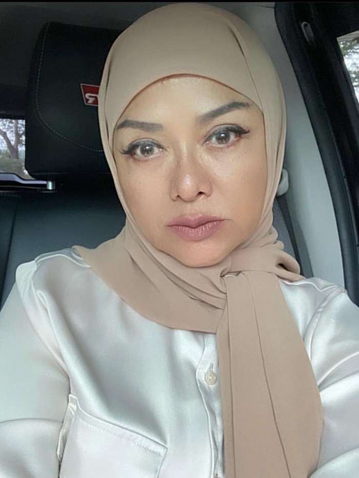 Betharia Sonata, Ibunda Leon Dozan yang Suka Kulineran di Luar Negeri
