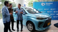 Tidak hanya mengganti armada, Blue Bird juga meningkatkan fungsi dan kualitas kebutuhan mobilitas, salah satunya dengan kendaraan yang dilengkapi dengan Internet of Things (IoT) yang dikembangkan oleh perusahaan demi memudahkan para konsumen.   