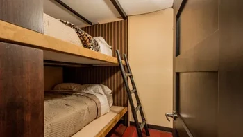 Seperti menginap di hotel, bunker kiamat menawarkan kamar Plan A, Plan B, Plan C, dan D. Foto: JamPress