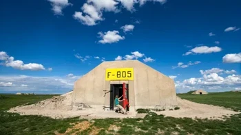 Tempat perlindungan tersebut mampu menahan ledakan besar. Menurut developernya, bunker kiamat ini bukan hanya tentang beton, baja, dan pintu tahan ledakan. Hal ini tentang memiliki rencana cadangan agar umat manusia dapat bertahan hidup. Foto: JamPress