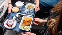 Namun tak perlu khawatir untuk kelas ekonomi, penumpang British Airways dipastikan tetap mendapatkan makanan yang terbaik. Foto: Murray Sanders/Site
