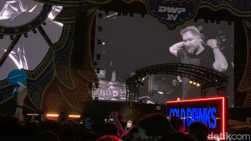 David Guetta menjadi penampil pamungkas pada hari ketiga Djakarta Warehouse Project (DWP) XV di Garuda Wisnu Kencana (GWK), Ungasan, Kuta Selatan, Badung, Bali, Minggu (11/12/2023).