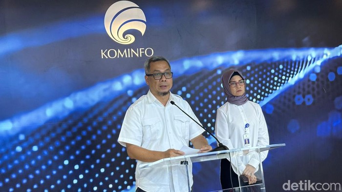 Dirjen IKP Kementerian Kominfo Usman Kansong