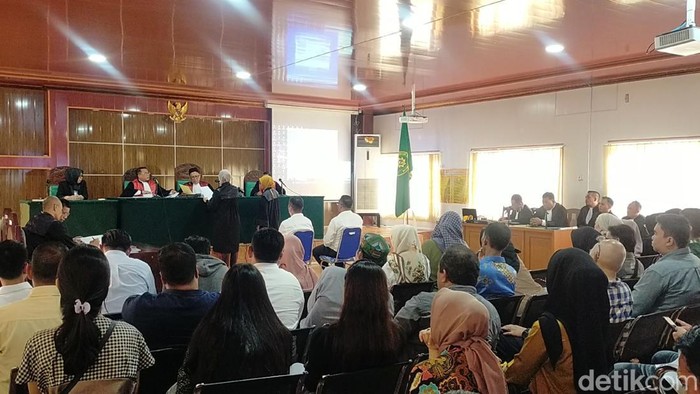 Dua terdakwa kasus dugaan korupsi KONI Sumsel menjalani sidang