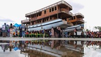Pembuatan Kapal Phinisi tersebut dimanfaatkan oleh sejumlah sekolah di daerah itu untuk mengedukasi siswa tentang budaya dan sejarah Kapal Phinisi yang telah ditetapkan sebagai Warisan Budaya Takbenda (WBTB) oleh UNESCO pada 7 Desember 2017.  